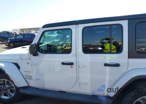 2018 Jeep Wrangler Unlimited Sahara 4X4 из США, поврежденный, VIN 1C4HJXEG8JW246548